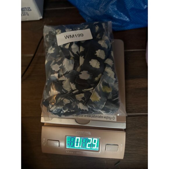 Cabi Avery Sleeveless Top Blue/White Abstract Pattern Womens M Career Office - Picture 10 of 10